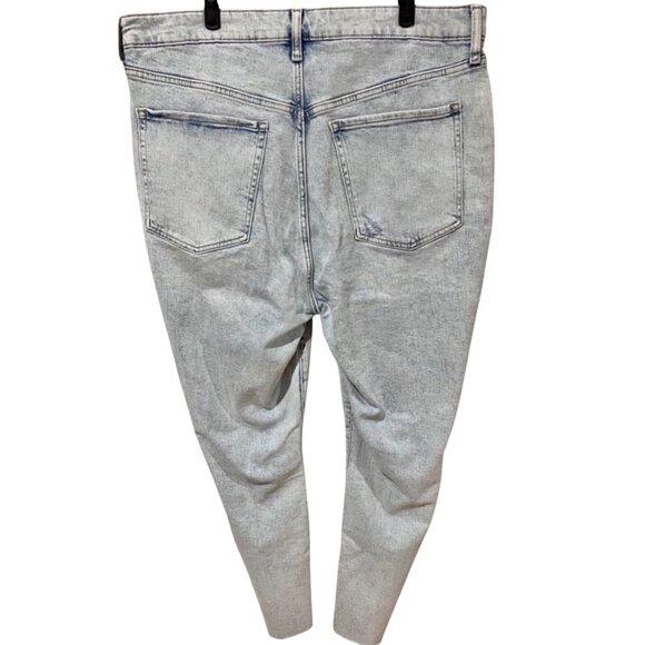 Old Navy Women's High-Waisted Distressed Light Wash Straight-Leg Jeans Size 18 - Picture 3 of 12